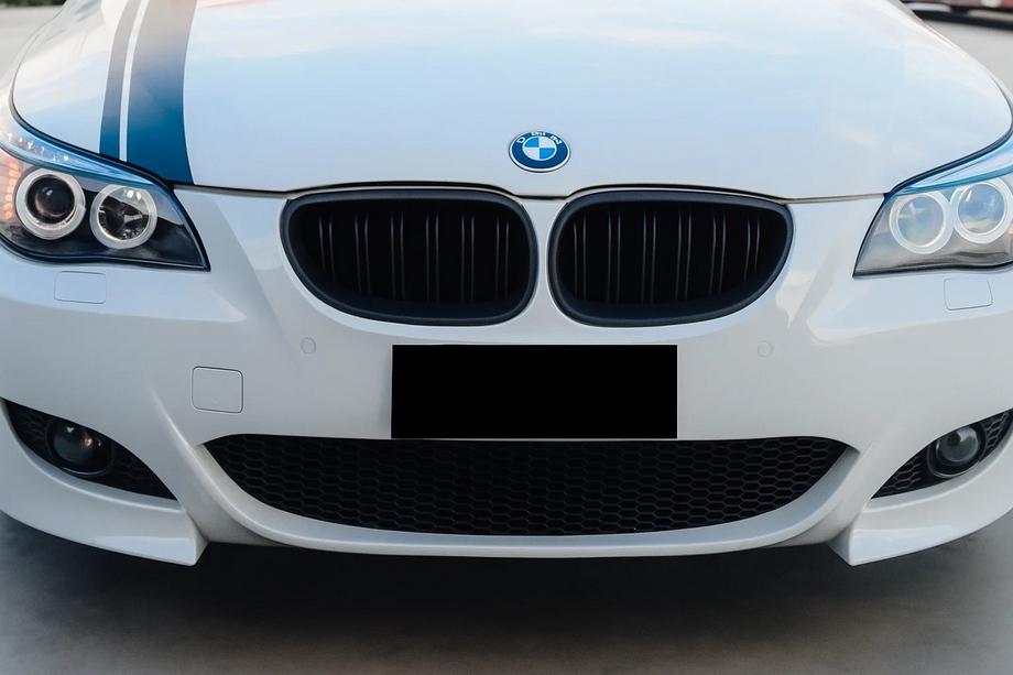 BMW 5. sērija E60/E61 2003–2010 M-Look nieru restes (matēti melna) Image