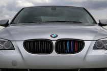 BMW 5. sērija E60/E61 2003–2010 M-Look nieru restes (M-Color) foto 1