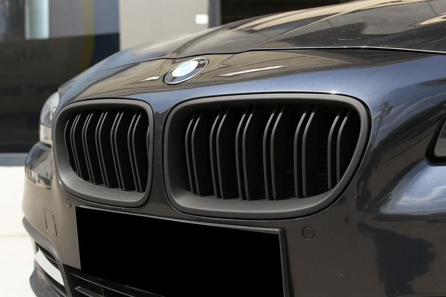 BMW 5. sērija F10/F11 2010–2016 M-Look nieru restes (matēti melna) Image