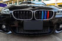 BMW 5. sērija F10/F11 2010–2016 Nieru restes M-Look (M-Color ar hromētu apmali) foto 1