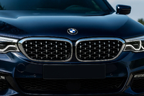 BMW 5. sērija G30/G31 2017–2023 Nieru reste Diamond Silver V1 (2017-2020, hroma apmale) foto 1