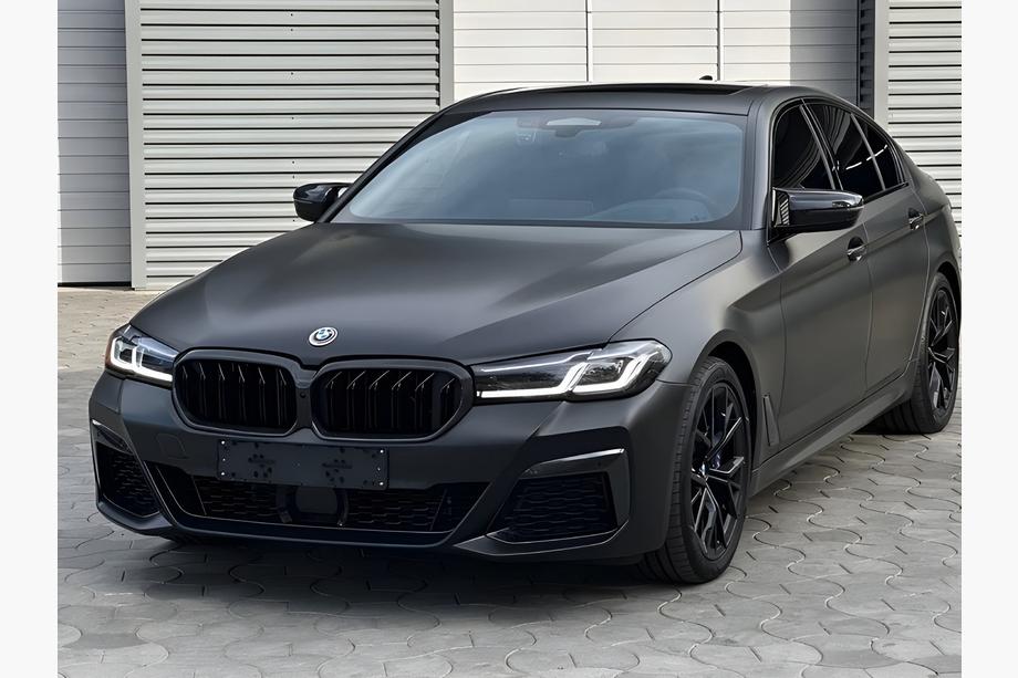BMW 5. sērija G30/G31 2017–2023 Nieru restes M-Look V1 (2021+, matēti melnas) Image
