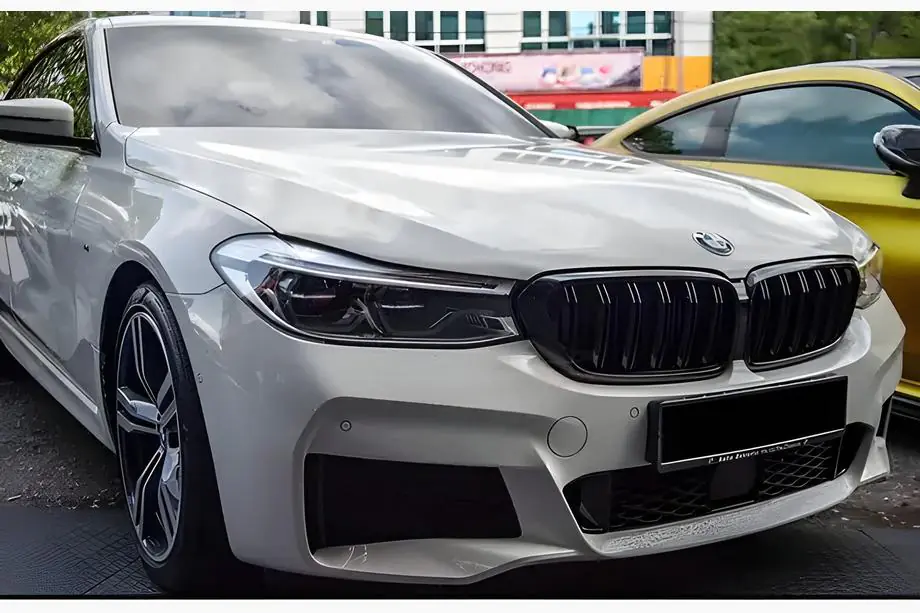 BMW 6. sērija G32 2017– Nieru restes M-Look (2017-2020, melns spīdīgs) Image