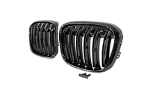 BMW X1 F48 2015–2022 M-Look nieru režģi (2015-2019, spīdīgi melns) foto 4