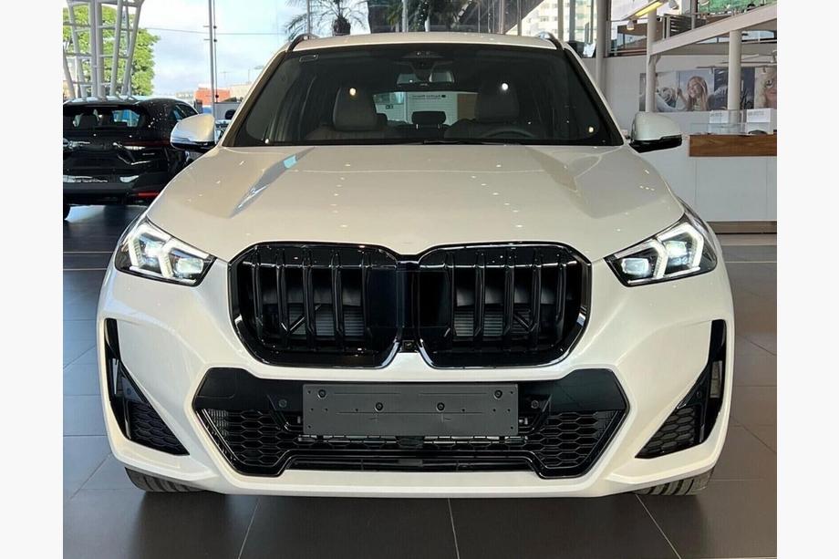 BMW X1/iX1 (U11) 2022– "Nieru" reste 1 Bar (spīdīgi melna) Image