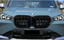 BMW X1/iX1 (U11) 2022– Nieru režģis 1 Bar (matēti melns) foto 1