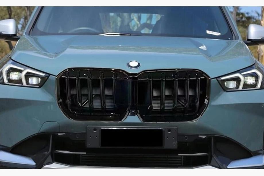 BMW X1/iX1 (U11) 2022– Nieru režģis 1 Bar (matēti melns) Image