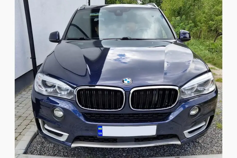 BMW X5 F15 2013–2018 M-Look nieru restes (spīdīgi melnas ar hroma apmali) Foto 1