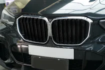 BMW X5 G05 2019–2026 M-Look nieru reste (2019-2022, melns spīdīgs ar hromētu apmali) foto 1