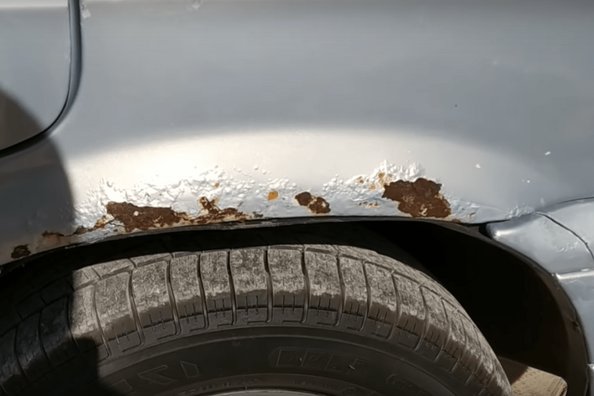 Cik bīstami ir 'rūsa plankumi' uz auto virsbūves?