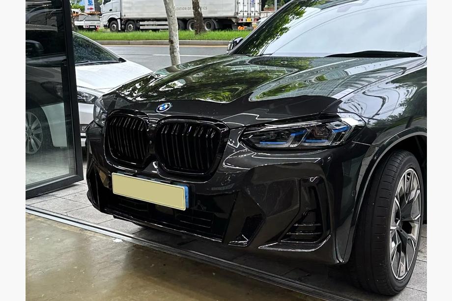 BMW X3 G01 2018– M-Look nieru reste (G08i, spīdīgi melna) Image