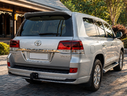 Toyota Land Cruiser 200 2007–2021 Aizmugurējā difuzora uzlika bez hroma 2016-2021 (Executive 2019/2021, vilkšanas āķim) foto 2