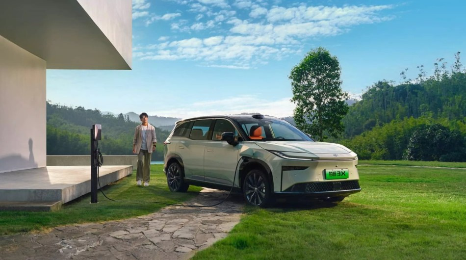 Toyota bZ3X elektriskā krosovera apskats