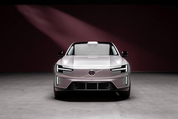 Volvo ES90 apskats: tehniskie dati, nobraukums, dizains un salons