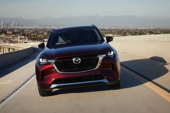 Mazda CX-90 trīs rindu krosovera apskats