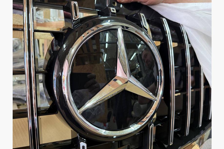 Mercedes Sprinter W907/W910 2018– Priekšējā emblēma (OEM) Image