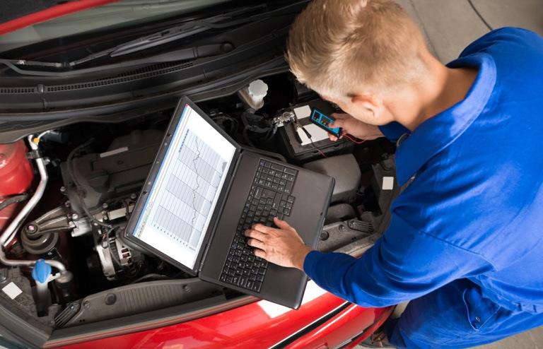 Kas ir auto ECU pārprogrammēšana un kāpēc tā vajadzīga?