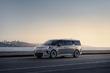 Elektriskā minivena Volvo EM90 apskats foto 2