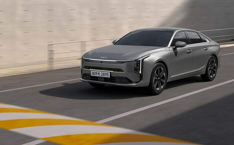 Kia K8 2025 apskats: atjaunināts sedans ar greznības pieskārienu