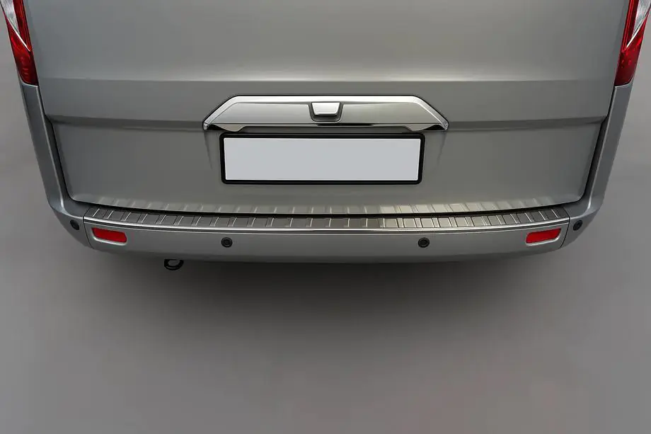Ford Custom 2013–2022 Hroma līste virs numura zīmes (kamerai, nerūsējošais tērauds) Foto 1