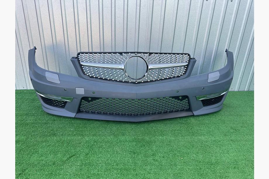 Mercedes C klase W204 2007–2015 Priekšējais bamperis 2011-2014 AMG C63 ar Diamond Silver resti Image