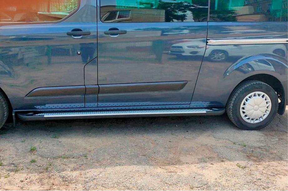 Ford Custom 2013–2022 Sānu pakāpieni Allmond Grey (2 gab., alumīnija) Īsā riteņu bāze Foto 4