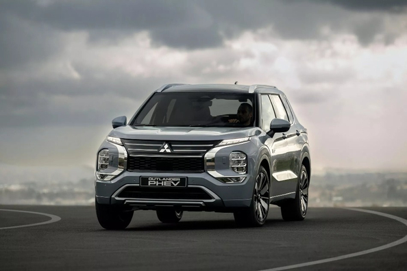 Mitsubishi Outlander PHEV 2024 apskats: hibrīds gariem braucieniem