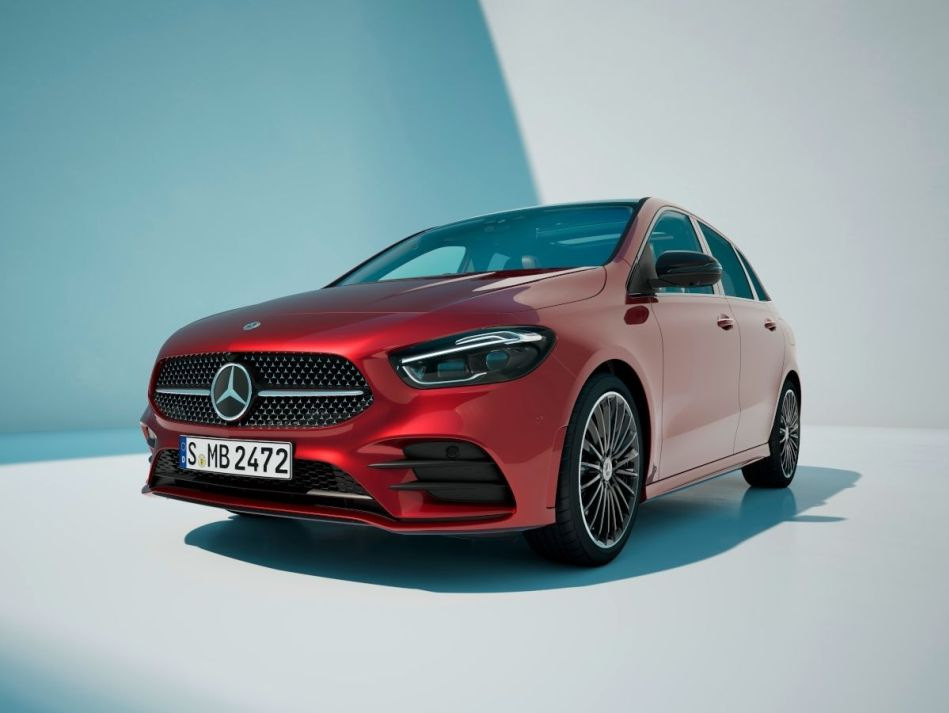 Mercedes-Benz B-Class (W247): Atjaunināts premium klases kompaktais vienapjoma auto