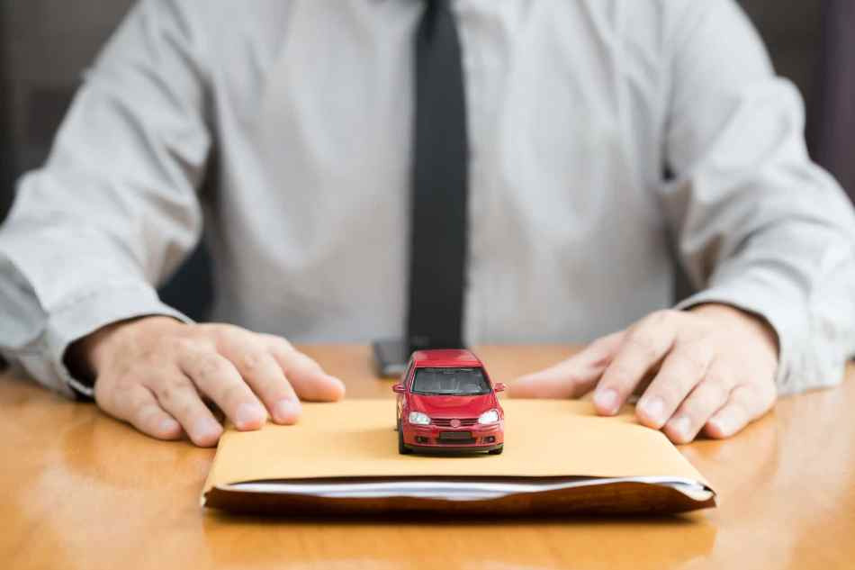 Kā izvēlēties labāko apdrošināšanas kompāniju savam auto?