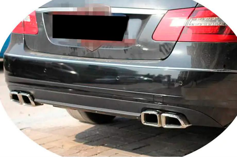 Mercedes E-class W212 2009–2016 Aizmugurējā bampera difuzors (Base SD 2010-2013, oglekļa šķiedra) Image