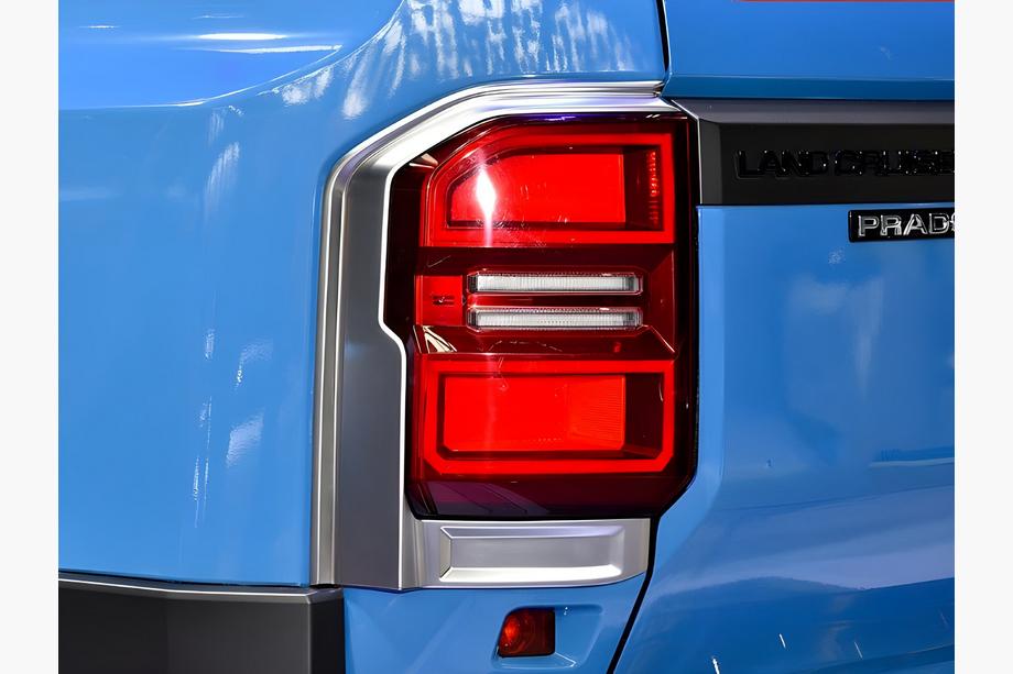 Toyota Land Cruiser Prado 250 2023– Hroma aizmugurējo lukturu uzlikas Image