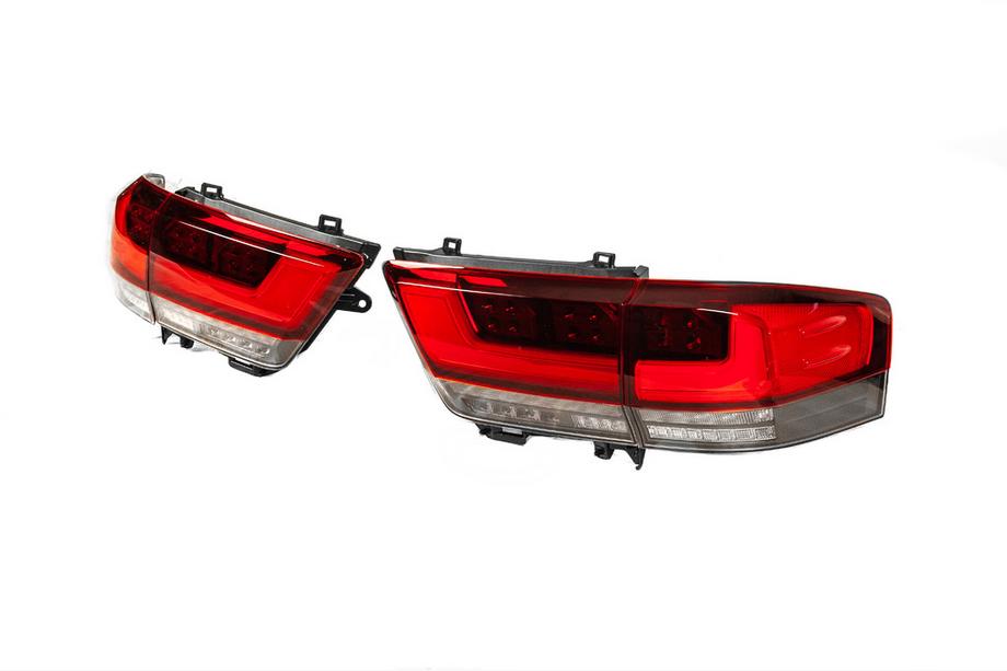 Toyota Land Cruiser 200 2007–2021 Restaila komplekts LC 300 High-Line (standarta komplekts) Foto 12