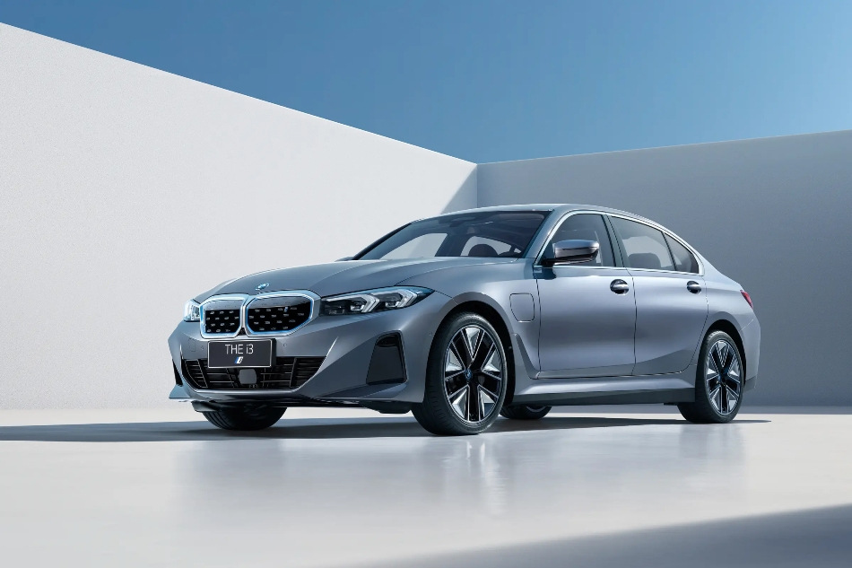 BMW i3 Sedan (G28) apskats: elektriska jauda un stils