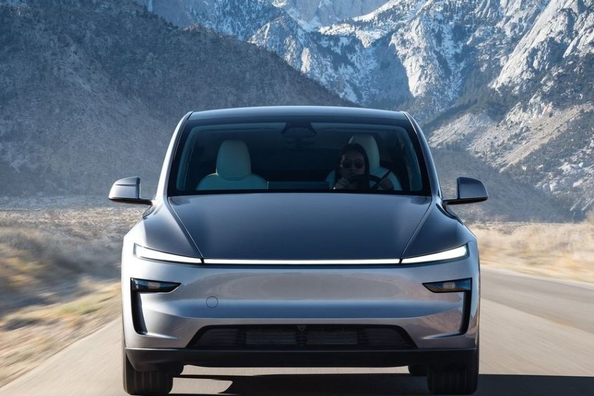 Tesla Model Y 2025 apskats: elektriskais krosovers jaunā līmenī