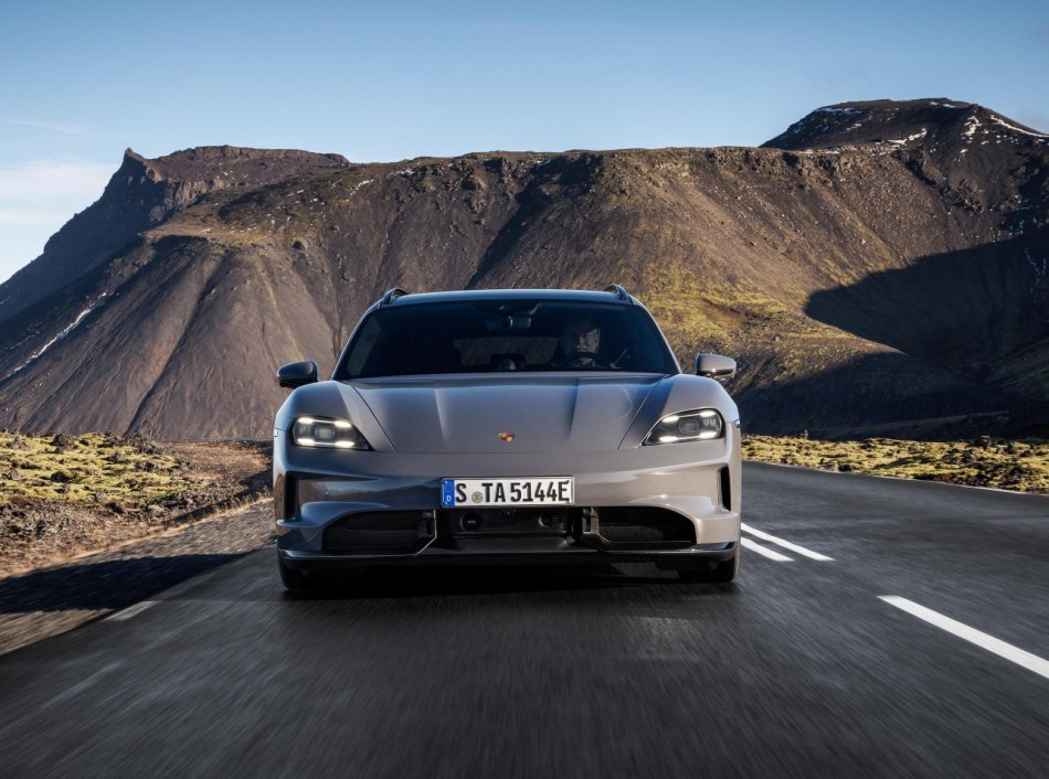 Porsche Taycan Sport Turismo 2025 apskats