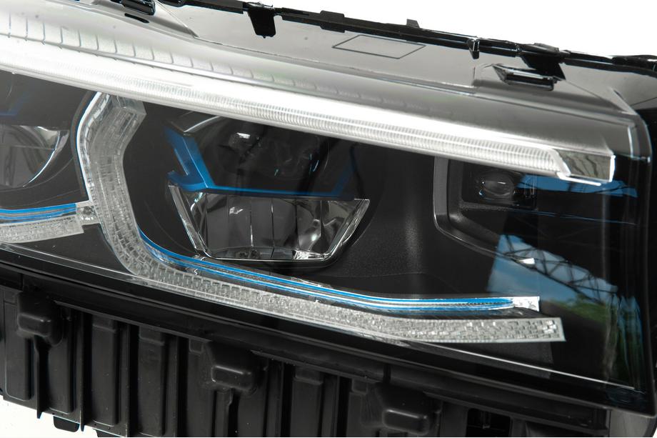 BMW 7. sērija F01/F02 2008–2015 Restailinga komplekts G12 M760 (bez bagāžnieka vāka un aizmugurējo spārnu nomaiņas) Foto 10