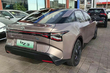 Toyota bZ3 elektriskā sedana apskats foto 4