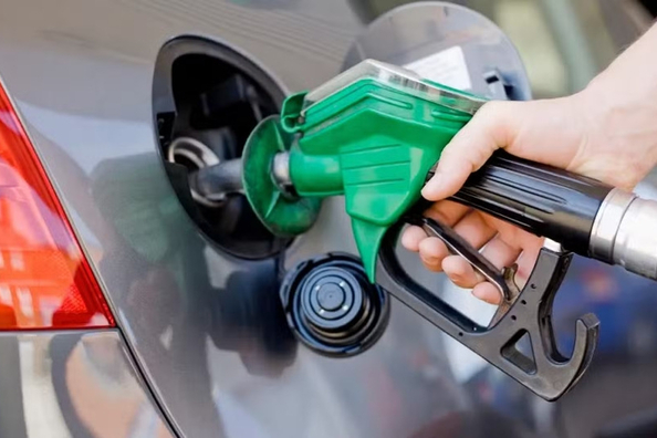 Ar kādu piedziņu auto patērē vismazāk degvielas?