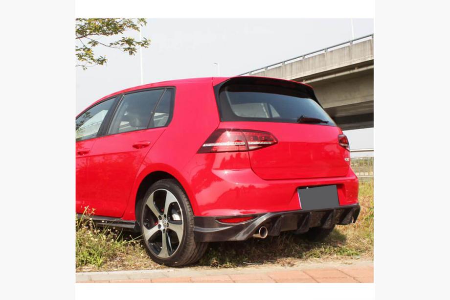 Volkswagen Golf 7/E-Golf 2012–2020 Aizmugurējā bampera difuzors V1 (Base/GTI HB 2012-2017, oglekļa šķiedra) Foto 3