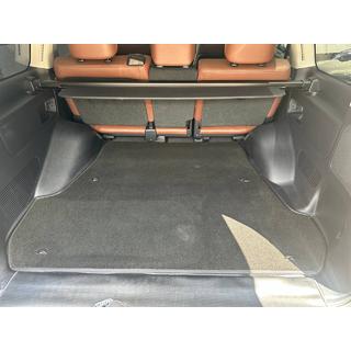 Tekstila bagāžnieka paklājiņš Premium V-1 (5 sēdvietas, melns) Toyota Land Cruiser 200 2007–2021 foto 1
