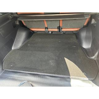 Tekstila bagāžnieka paklājiņš Classic V-1 (5 vietas, melns) Toyota Land Cruiser 200 2007–2021 foto 2