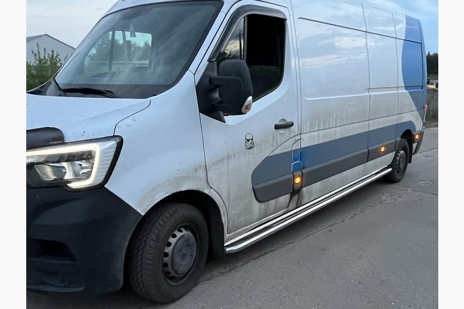 Nissan NV400 2010–2024 Premium sānu sliekšņi (2 gab., nerūsējošais tērauds) Ø60 mm, vidējā garenbāze Foto 4