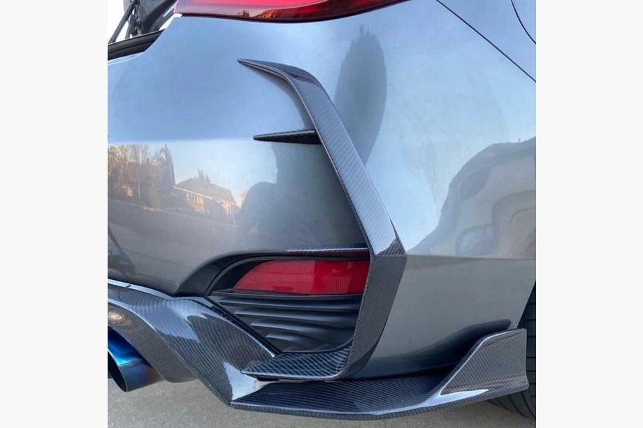 Infiniti Q50/Q60 2013–2024 Aizmugurējā bufera uzlikas (Q60 2016-2022, oglekļa šķiedra) Foto 4
