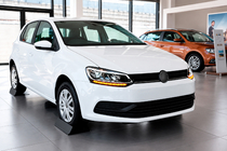 Volkswagen Polo 2010–2017 Priekšējie lukturi (2 gab.) foto 1