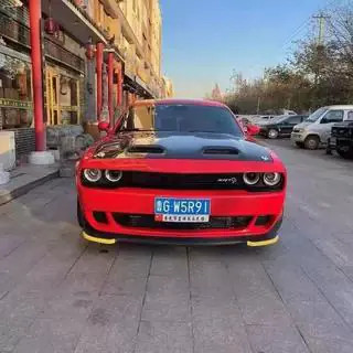 Motora pārsegs (oglekļa šķiedra) Dodge Challenger 2008–2023 foto 2