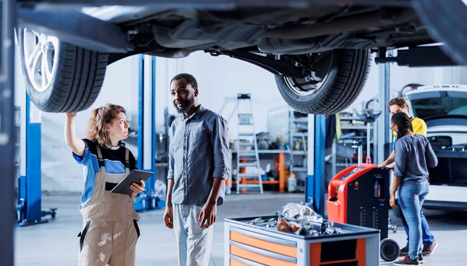 Kā izvēlēties labu autoservisu: padomi autovadītājiem