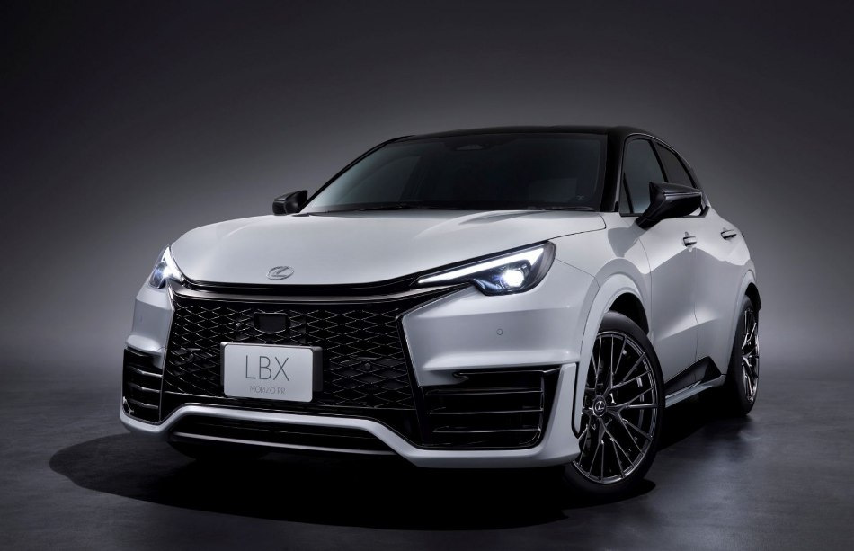 Lexus LBX 2025 apskats: kompakts krosovers ar premium akcentu