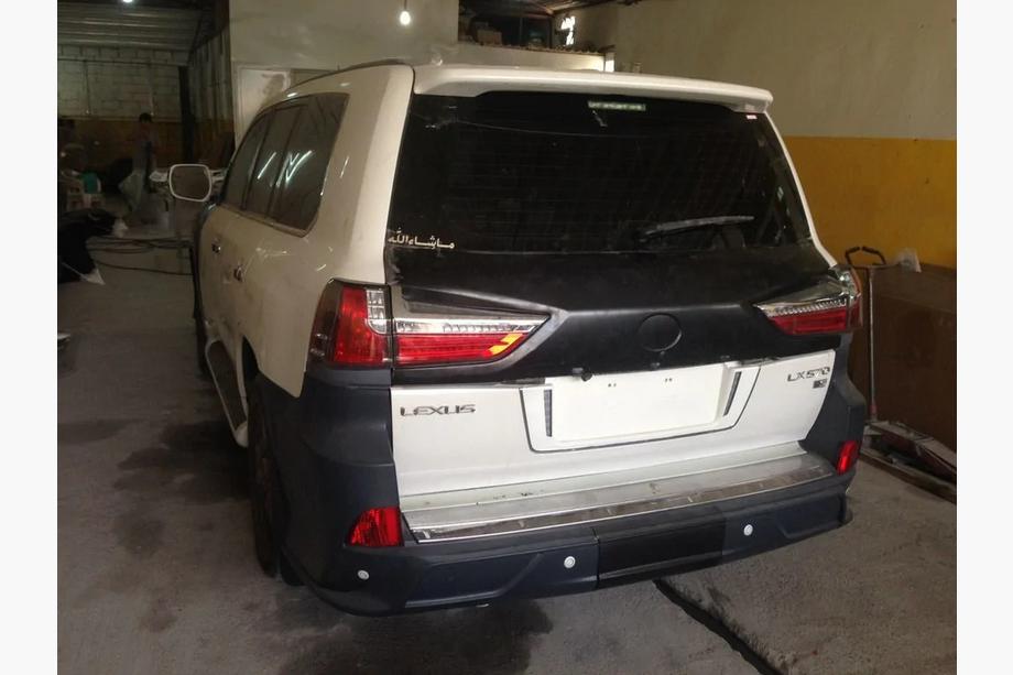 Lexus LX570/450d 2008–2022 GBT restaila komplekta aizmugurējie lukturi Ārējais labais aizmugurējais lukturis (uz spārna) Image