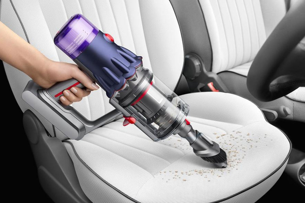 Kā izvēlēties ideālo auto putekļsūcēju: ceļvedis salona tīrībai
