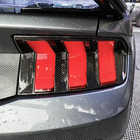 Ford Mustang 2024– Oglekļa šķiedras aizmugurējo lukturu uzlikas foto 3